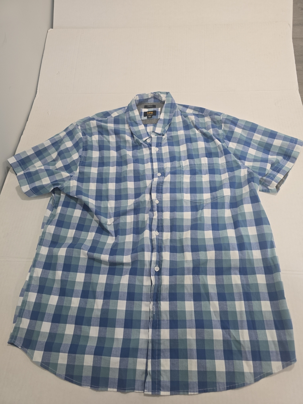 Lee Blue & White Plaid Short Sleeve Button-Down Shirt